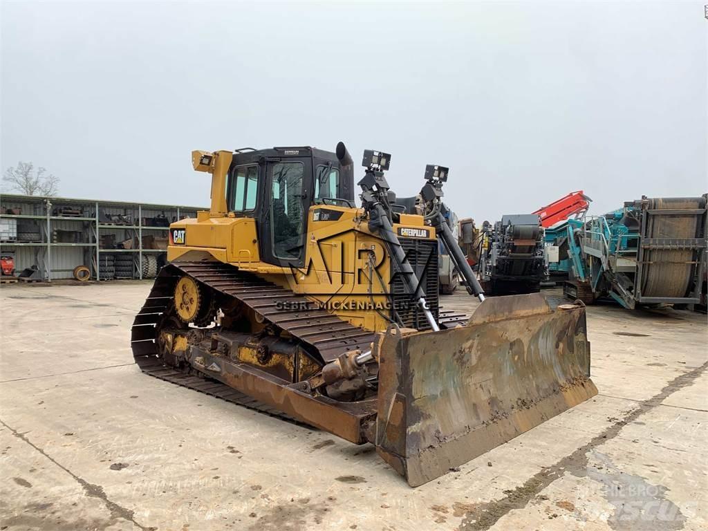 CAT D 6 T LGP بلدوزرات مجنزرة