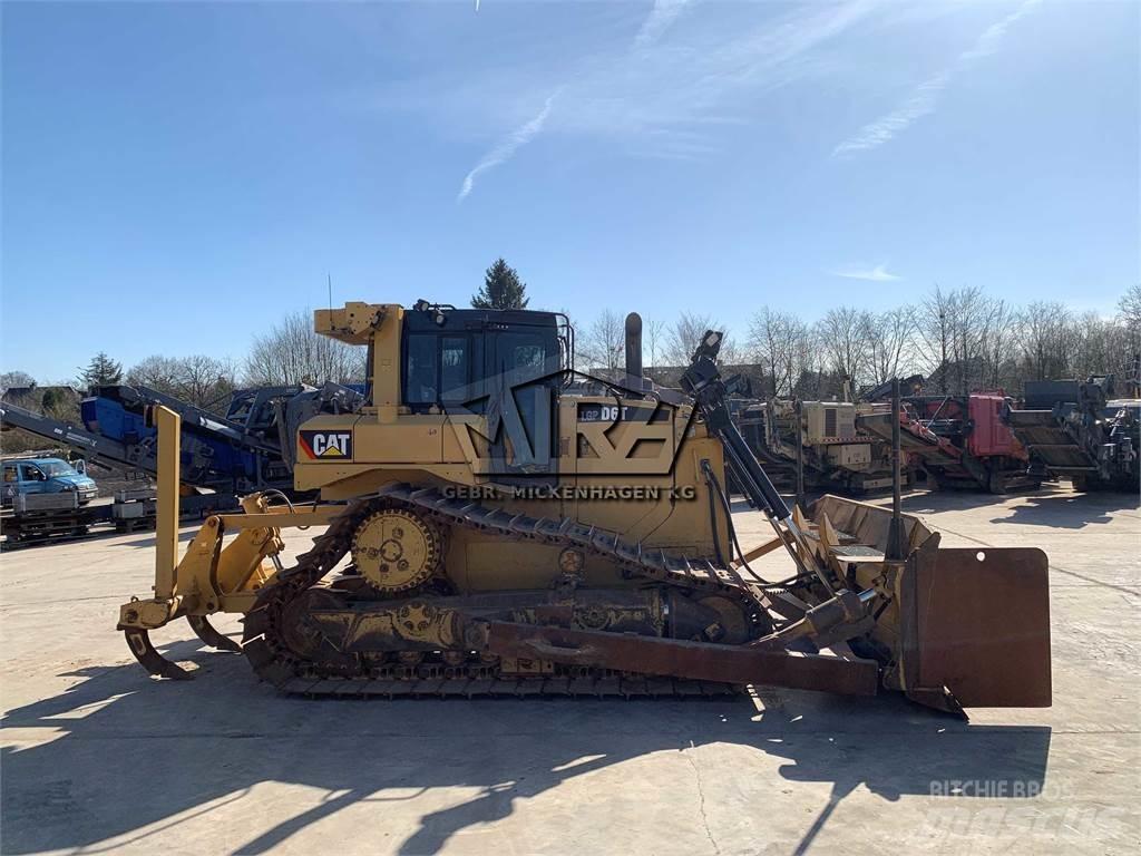 CAT D 6 T LGP بلدوزرات مجنزرة