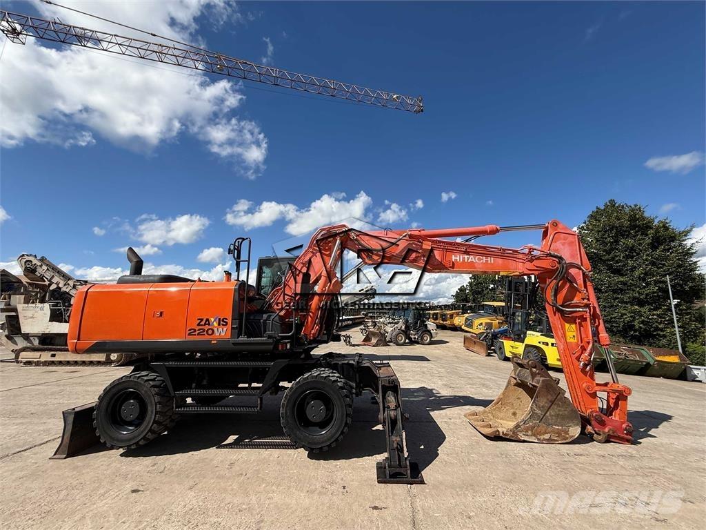 Hitachi ZX 220W-6 حفارات بعجل
