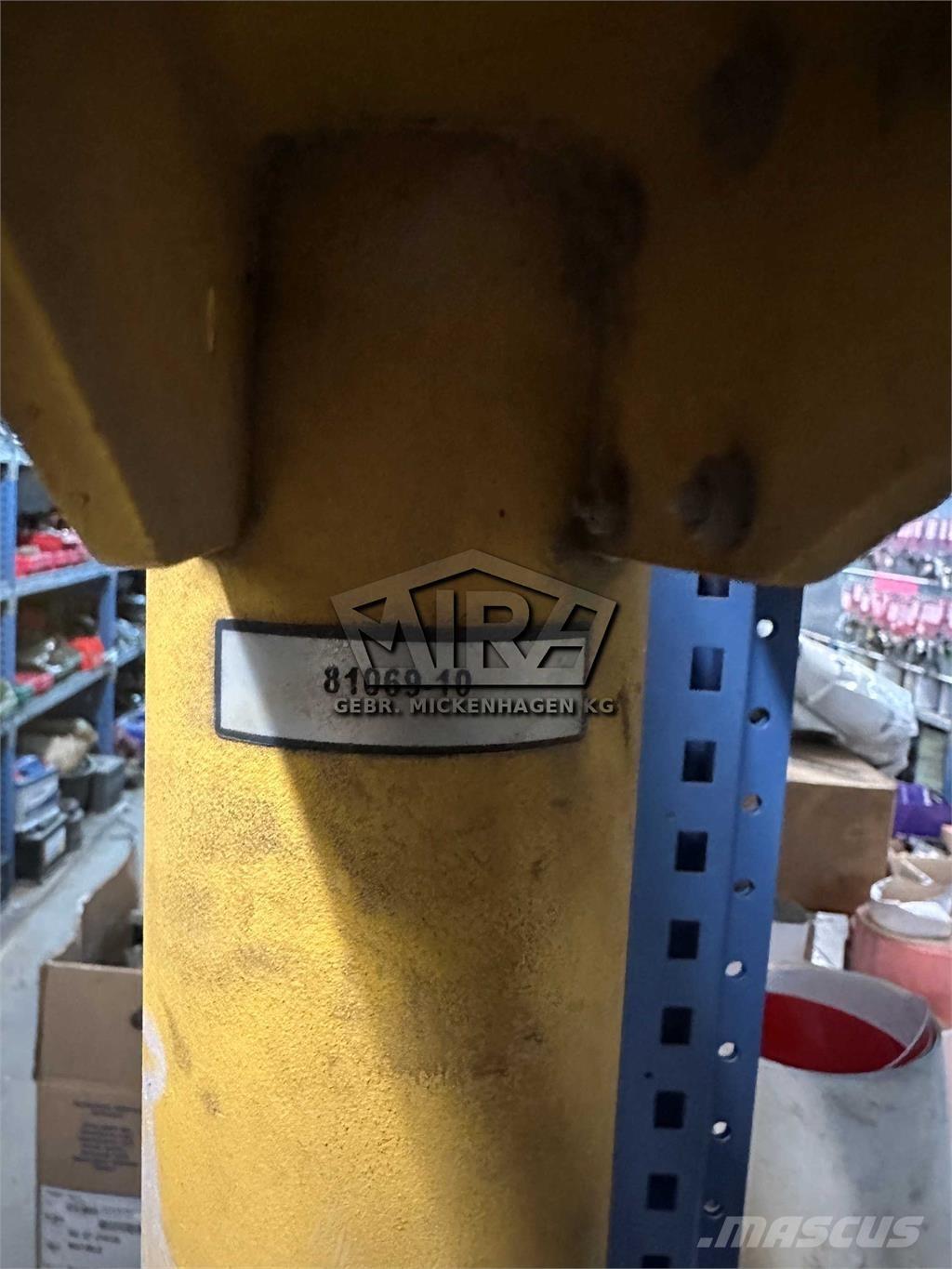 Trimble 2x Mast أخرى