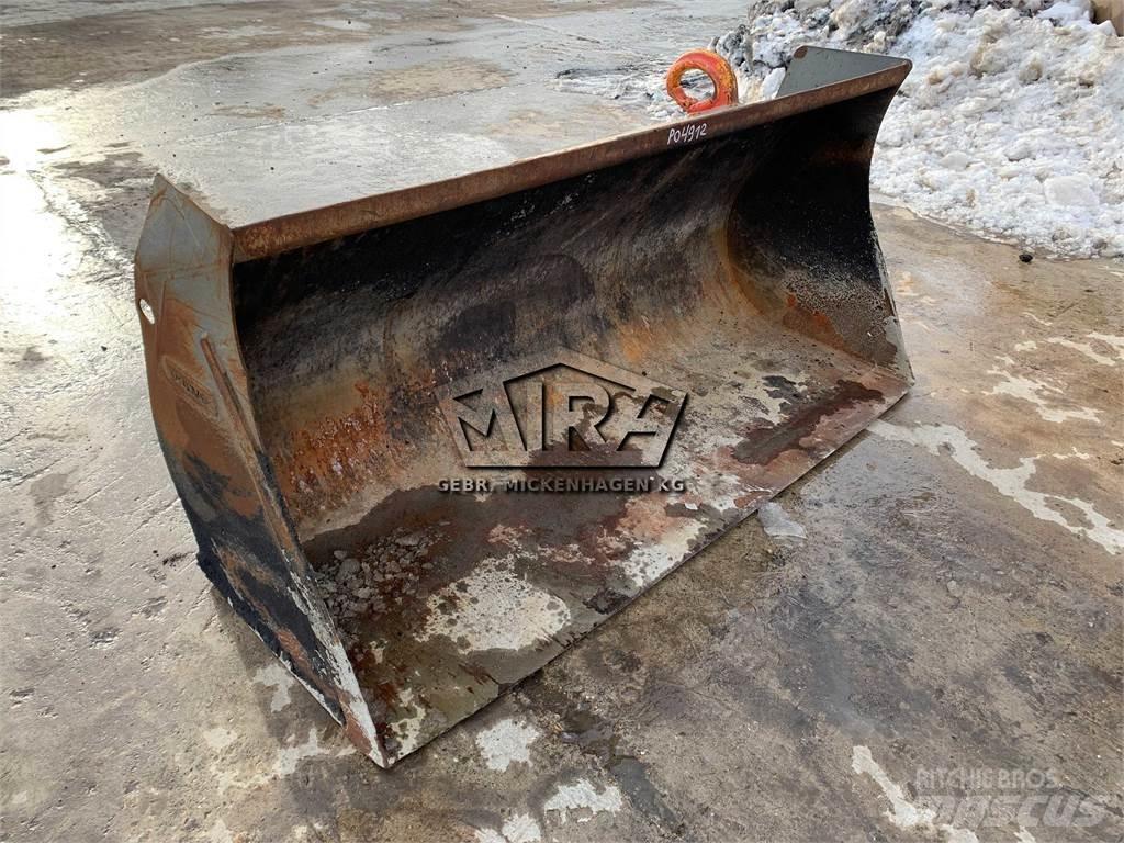 Volvo 2100 mm / L30 دلاء