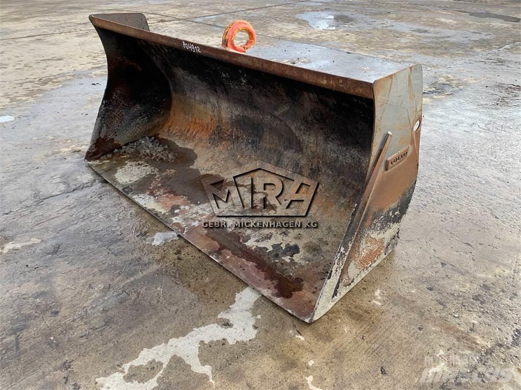 Volvo 2100 mm / L30 دلاء