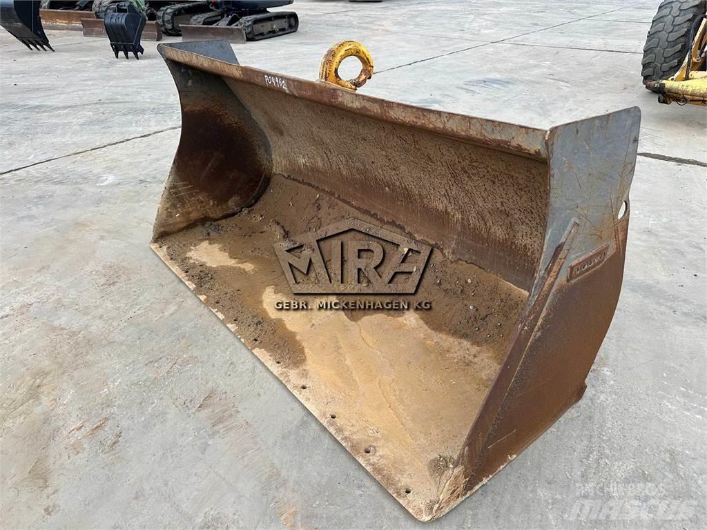 Volvo 2100 mm / L35 دلاء