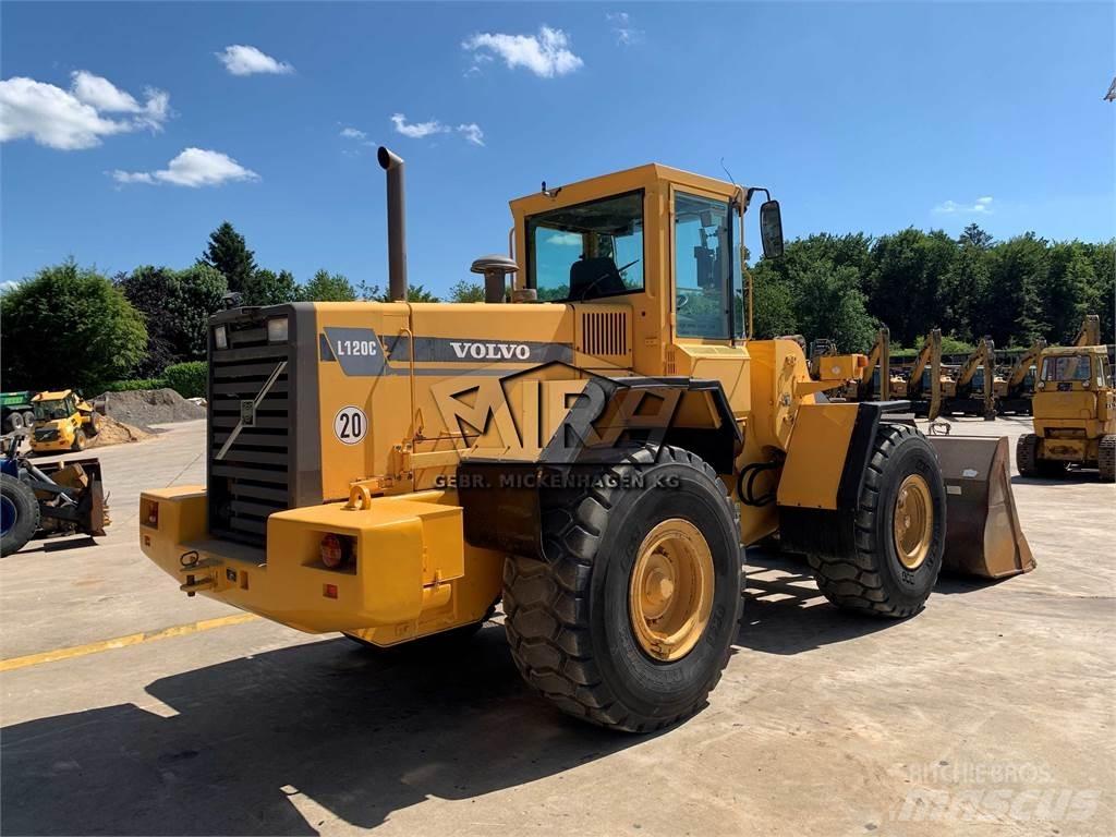 Volvo L 120 C لوادر بعجل