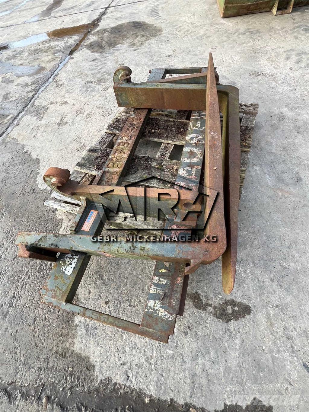 Volvo SW / L90 شوكات