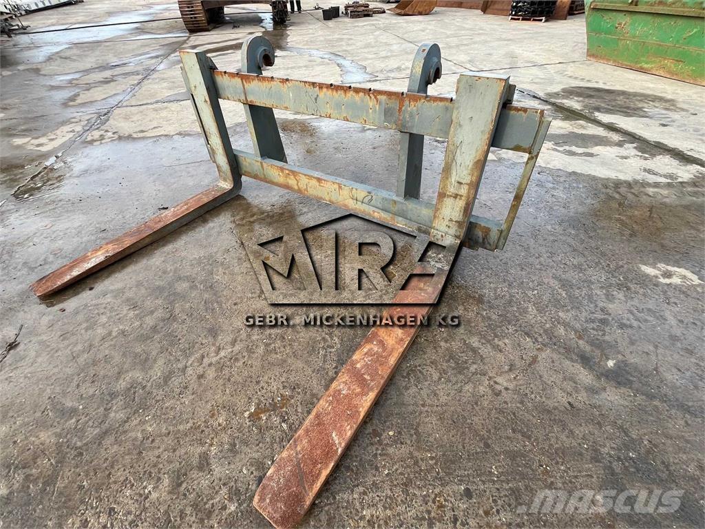 Volvo SW / L90 شوكات