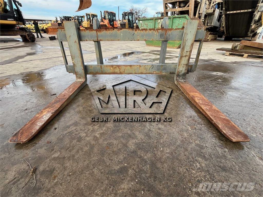 Volvo SW / L90 شوكات