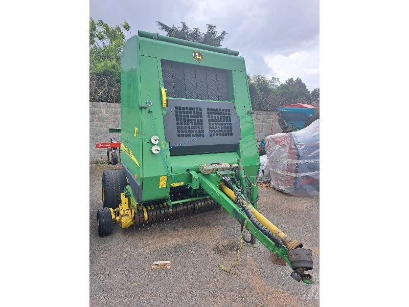 John Deere 592 محزمات مستديرة