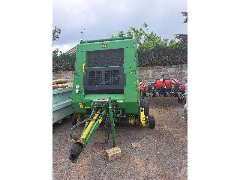 John Deere 592 محزمات مستديرة