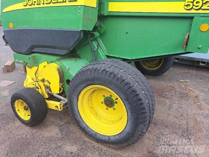 John Deere 592 محزمات مستديرة