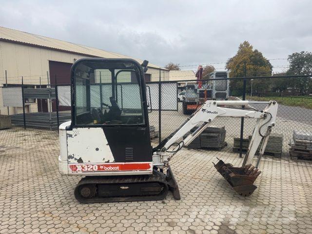 Bobcat X 320 حفارات صغيرة أقل من 7 طن (حفارات صغيرة)