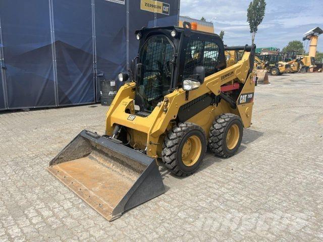 CAT 242D أخرى