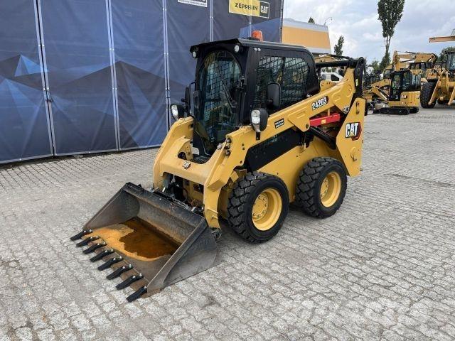 CAT 242D3 أخرى