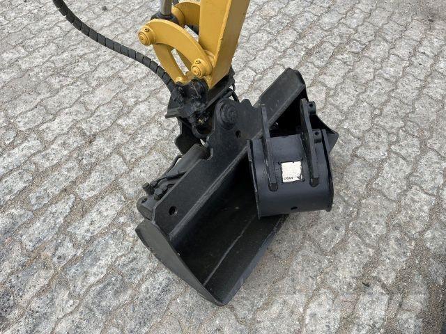 CAT 300.9D أخرى