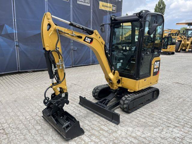 CAT 301.8 أخرى