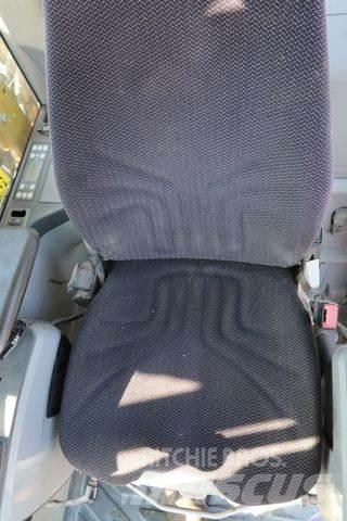 CAT 320 E حفارات زحافة
