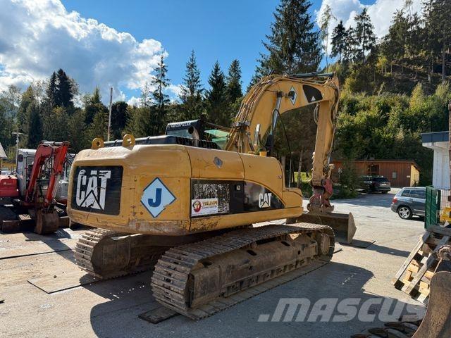 CAT 323D حفارات زحافة
