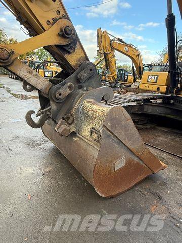 CAT 330 حفارات زحافة