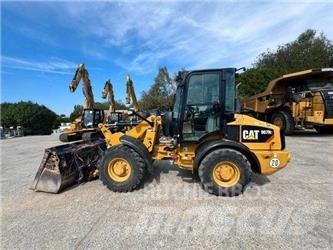 CAT 907 H2 لوادر بعجل