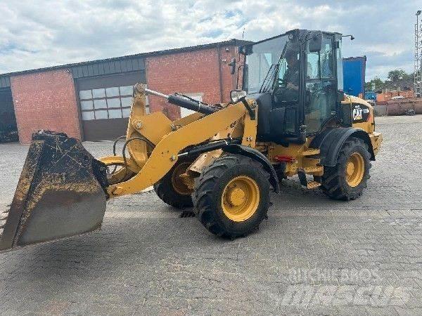 CAT 908 لوادر بعجل