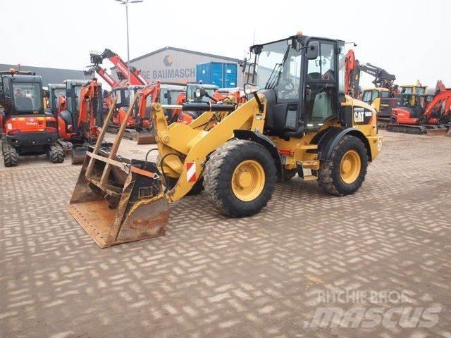 CAT 908M / 35 km/h لوادر بعجل