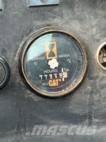 CAT 924F لوادر بعجل