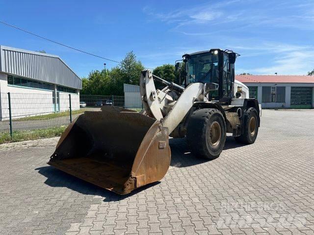 CAT 938 M / High Lift لوادر بعجل