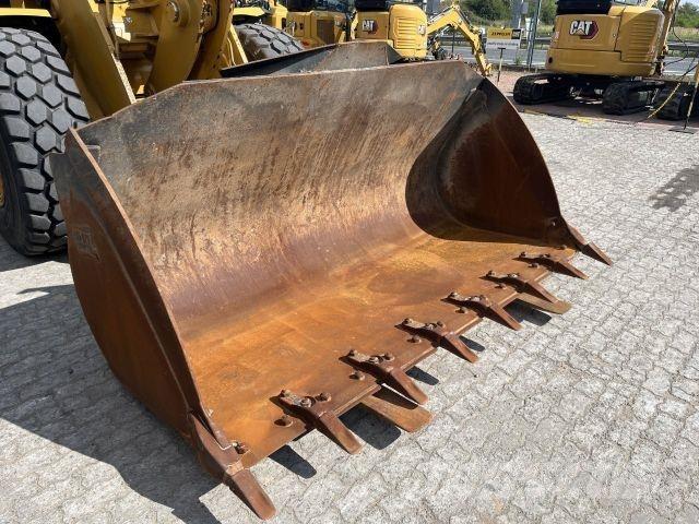 CAT 938M أخرى
