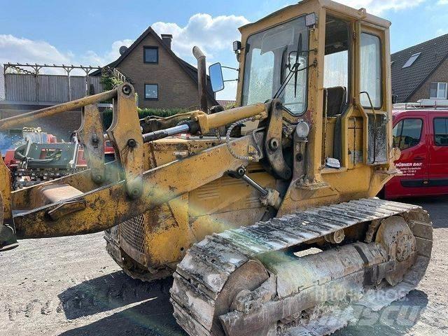 CAT 941 B بلدوزرات مجنزرة