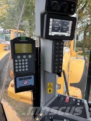 CAT 950 M لوادر بعجل