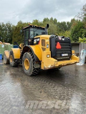 CAT 962 M لوادر بعجل