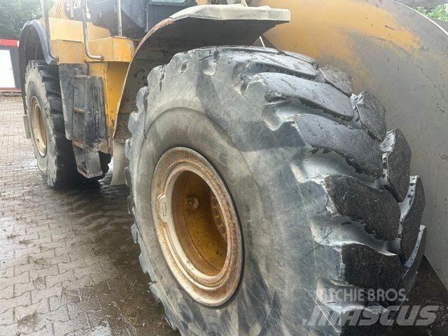 CAT 972 M لوادر بعجل