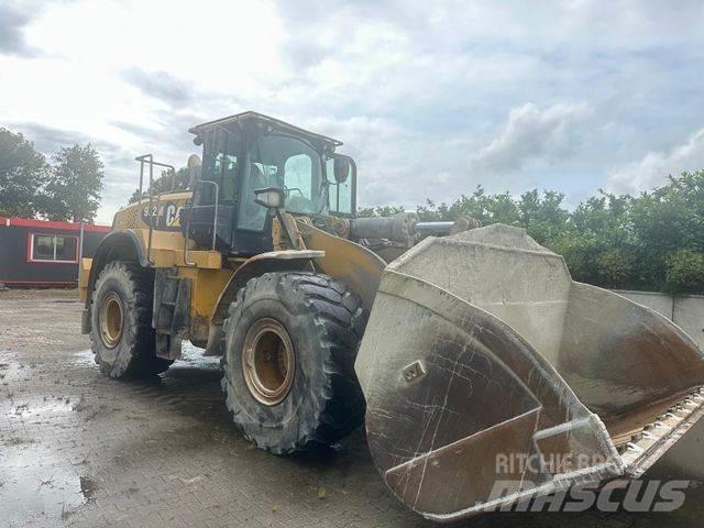 CAT 972 M لوادر بعجل