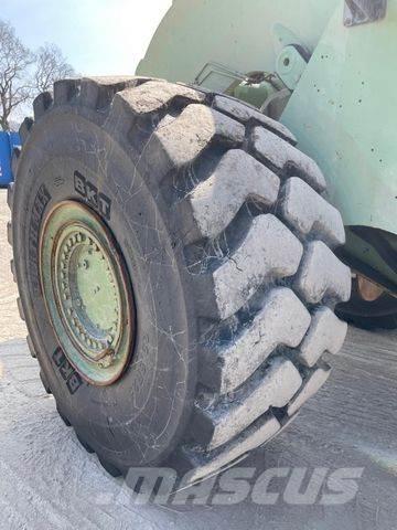 CAT 980 M لوادر بعجل