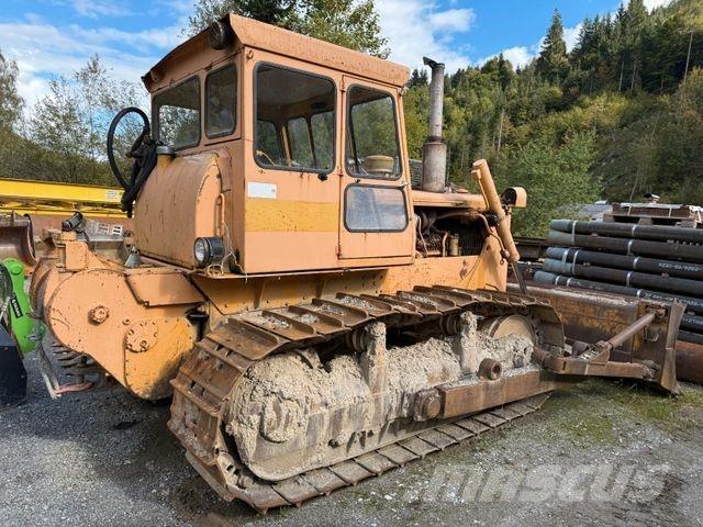 CAT D6C بلدوزرات مجنزرة