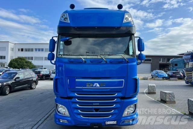DAF XF510 6x2 شاحنات بغطاء جانبي