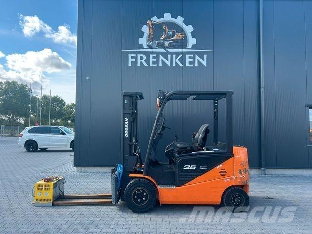 Doosan B 35 NS شاحنات ذات رافعات شوكية تعمل بالكهرباء