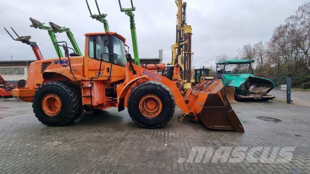 Fiat Kobelco W 270 لوادر بعجل