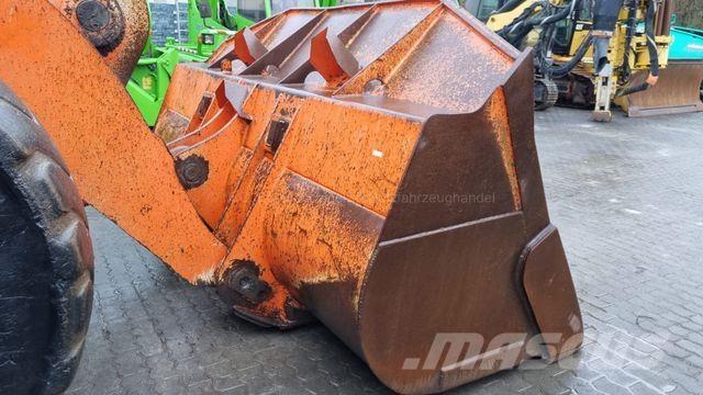 Fiat Kobelco W 270 لوادر بعجل