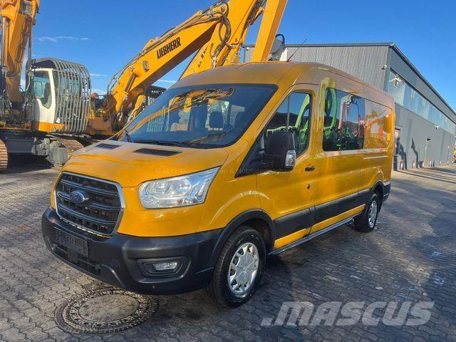 Ford Transit شاحنة مقفلة