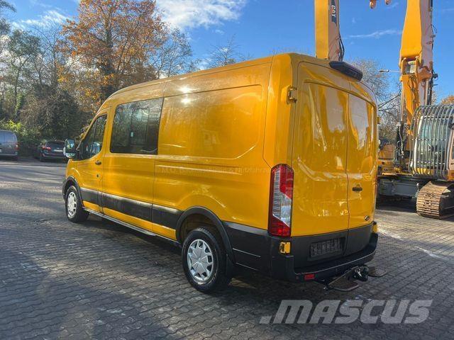 Ford Transit شاحنة مقفلة