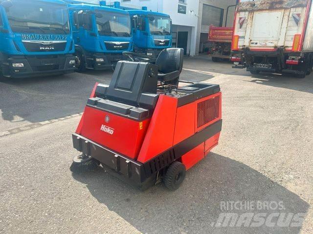 Hako JONAS 1100D شاحنات كاسحة