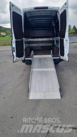 Iveco 35-170 شاحنة مقفلة
