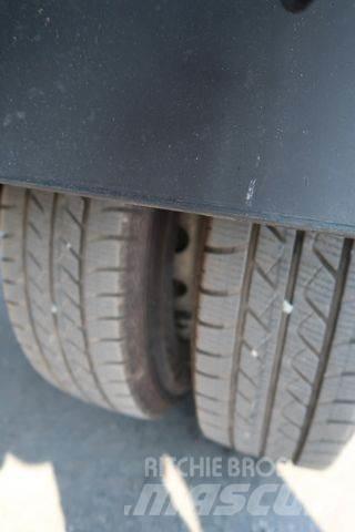 Iveco 70 C 17 4x2 شاحنات قلابة
