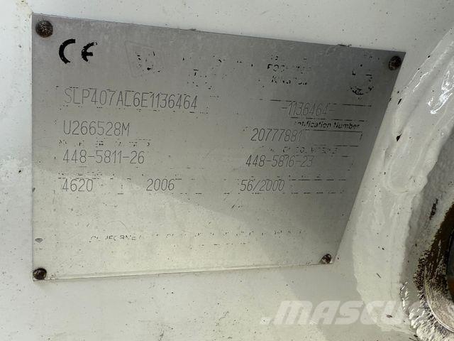 JCB 407 لوادر بعجل