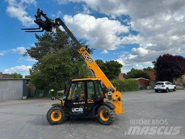 JCB 525-60 مناولات متداخلة