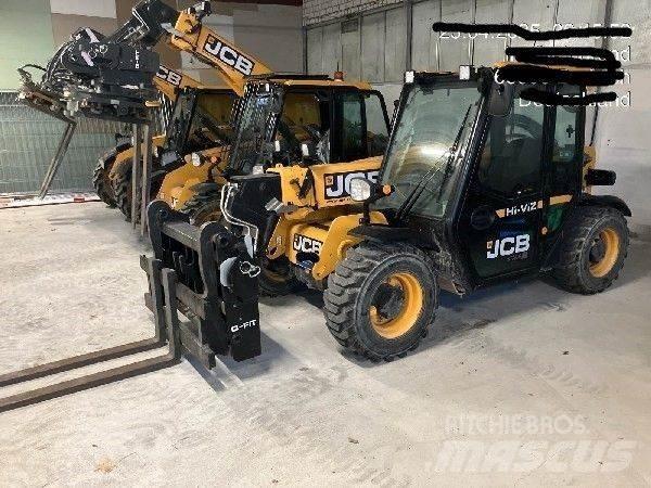 JCB 525-60 TS مناولات متداخلة
