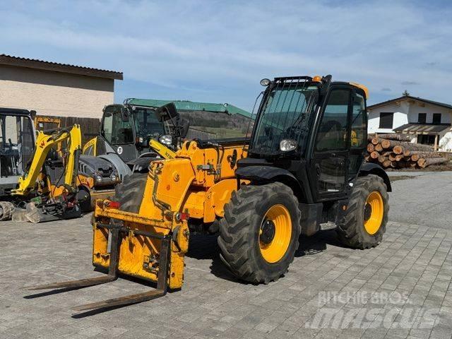 JCB 535-95 مناولات متداخلة