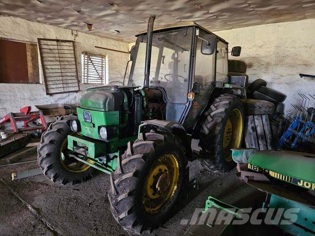 John Deere 1850 A الجرارات