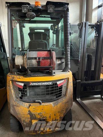Jungheinrich 45 GAS شاحنات LPG